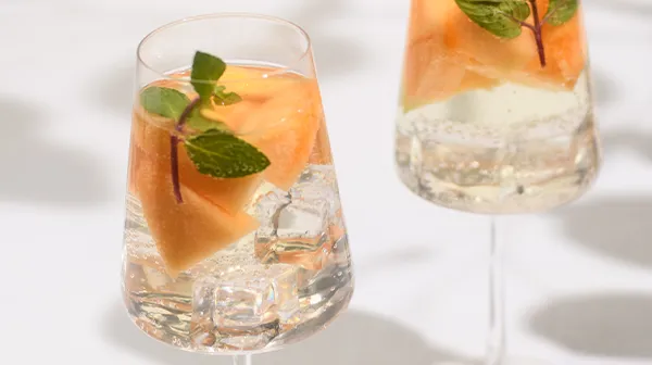 Slider_600x336_SangriaBlanca02